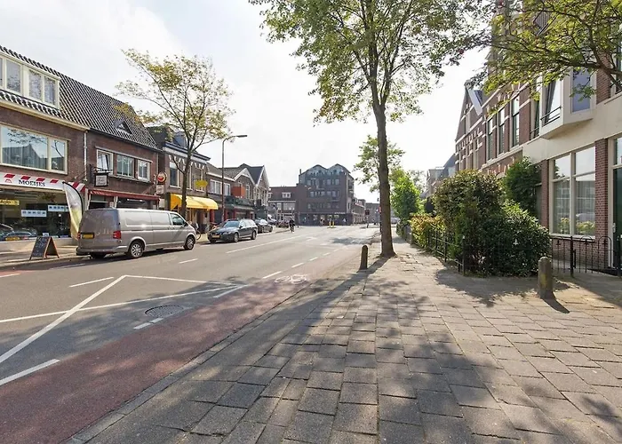 Authentic Townhouse *